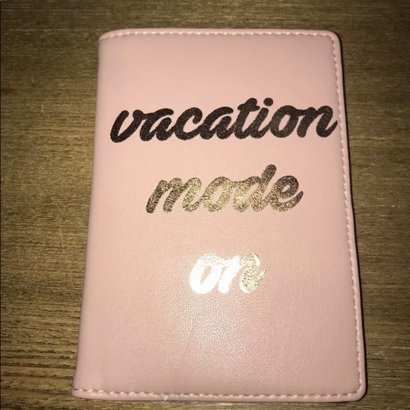 Express Vacation Mode on Passport Holder & Luggage Tag $20 - Picture 2 of 8